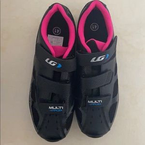 Louis Garneau cycling shoes Labeled size 41 fit 8
